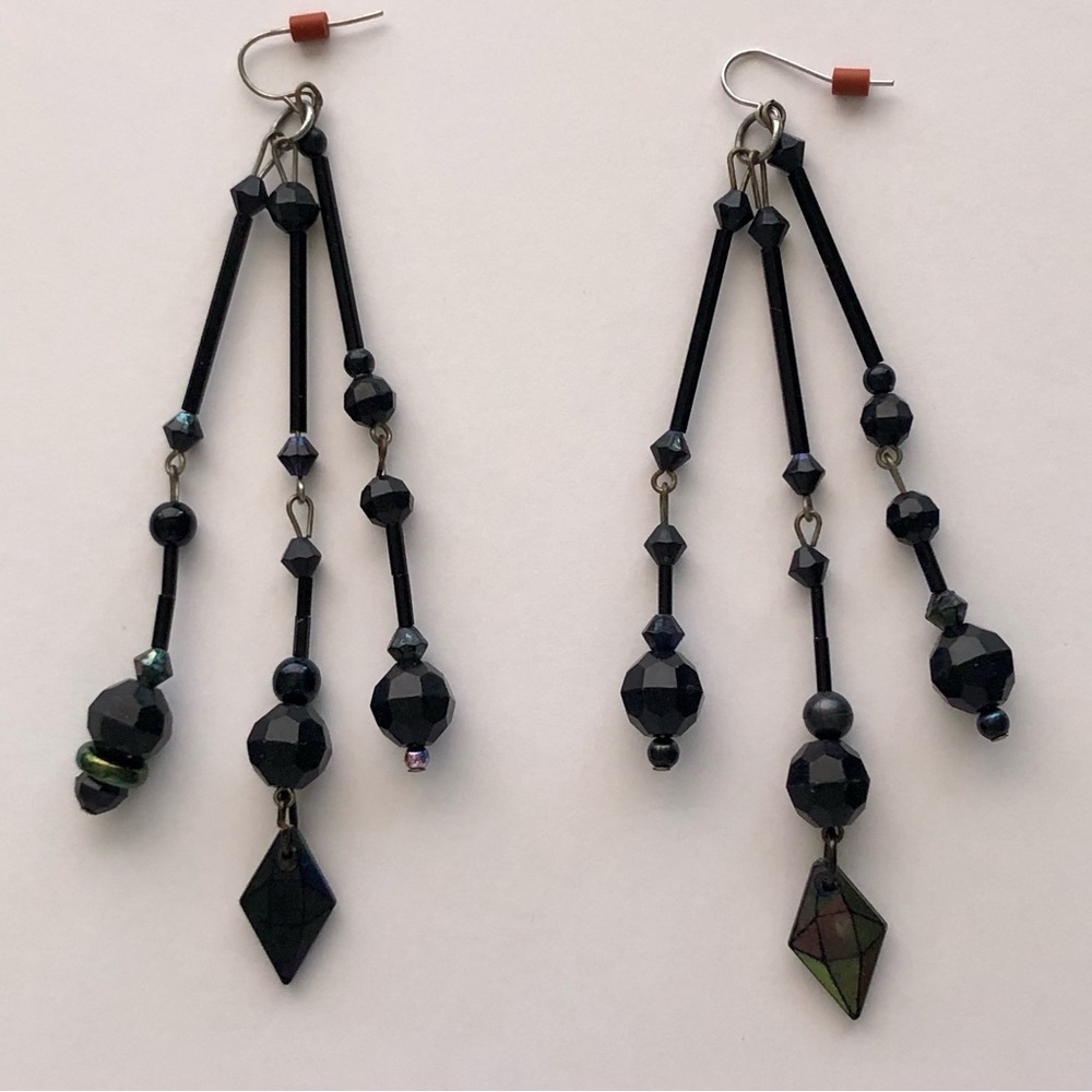Black dangle lightweight earrings